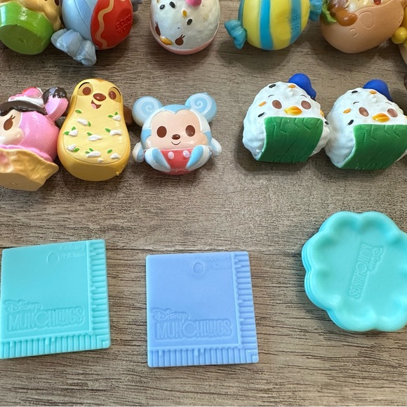 Lot of 14 Disney Munchlings Scented Figures & Playsets - Picture 8 of 8